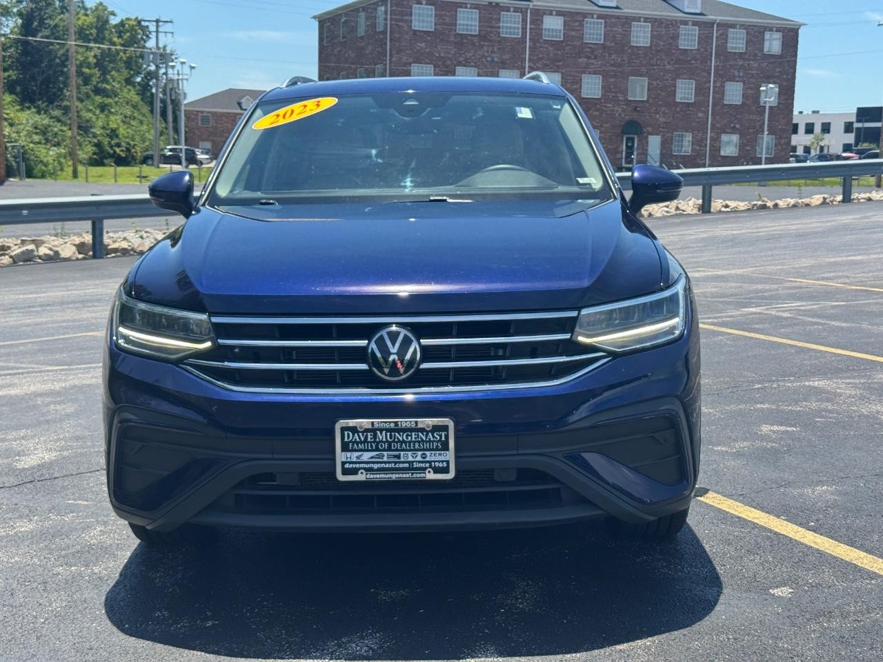 Volkswagen Tiguan Vehicle Full-screen Gallery Image 10