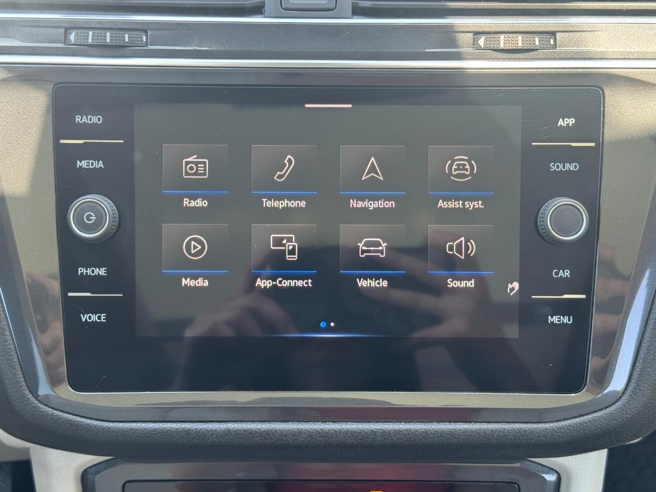 Volkswagen Tiguan Vehicle Full-screen Gallery Image 15
