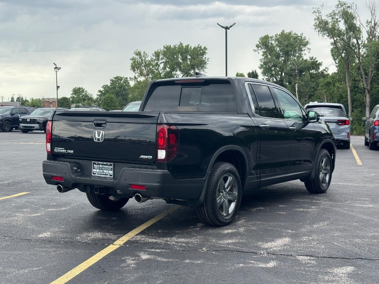 Honda Ridgeline Vehicle Full-screen Gallery Image 04