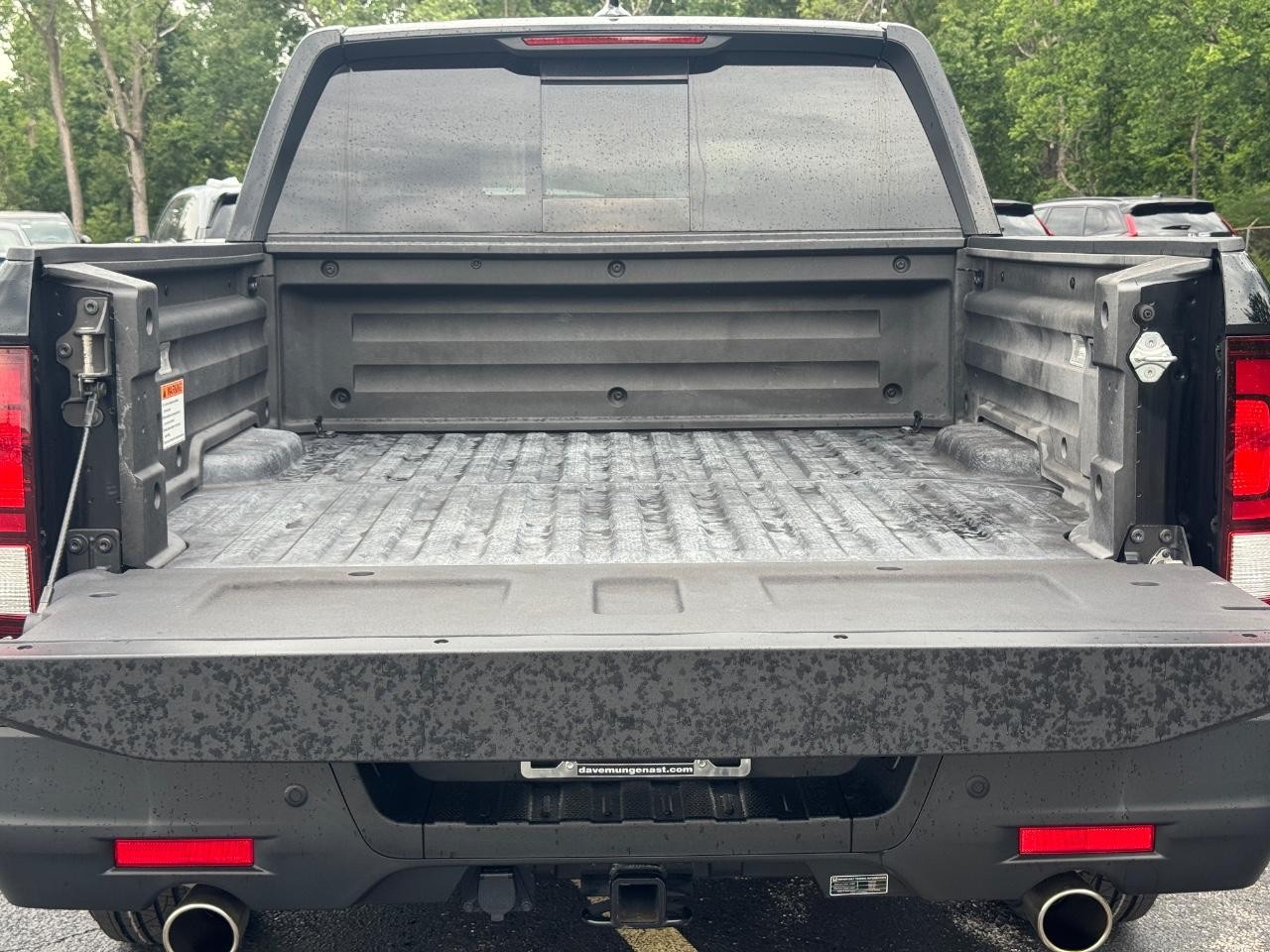 Honda Ridgeline Vehicle Full-screen Gallery Image 05