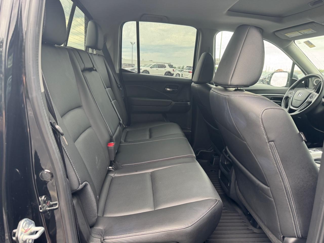 Honda Ridgeline Vehicle Full-screen Gallery Image 11
