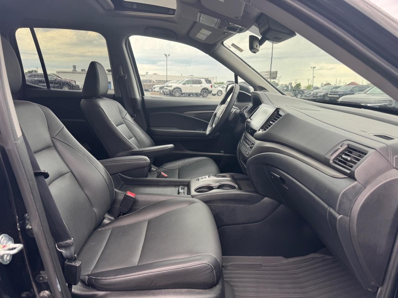 Honda Ridgeline Vehicle Full-screen Gallery Image 18
