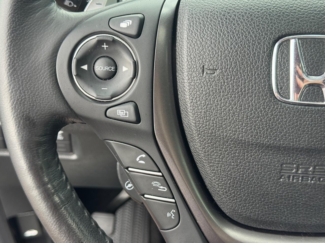 Honda Ridgeline Vehicle Full-screen Gallery Image 22