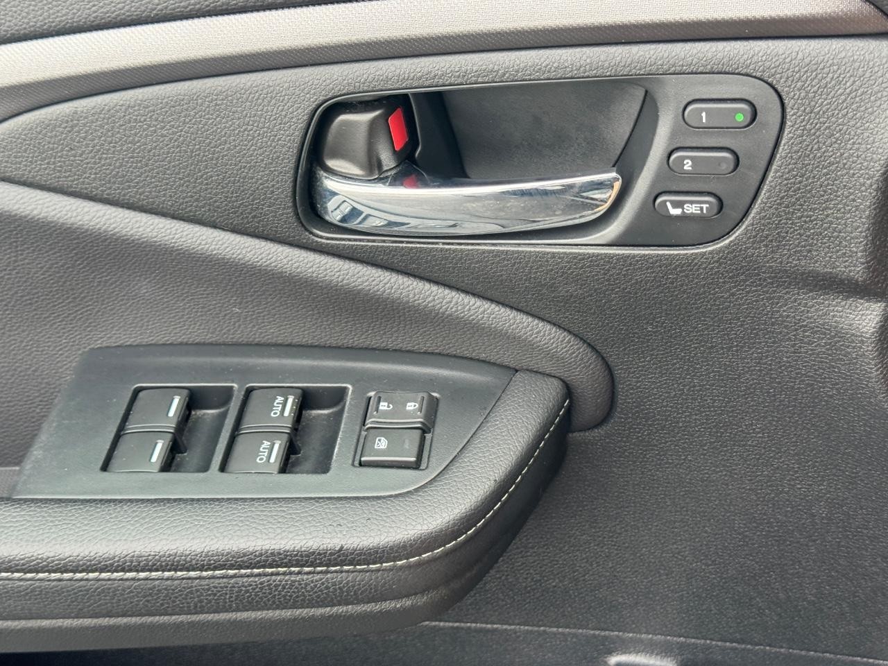 Honda Ridgeline Vehicle Full-screen Gallery Image 27