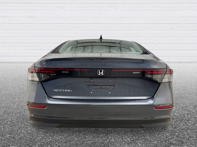 Honda Accord Sedan Vehicle Full-screen Gallery Image 05