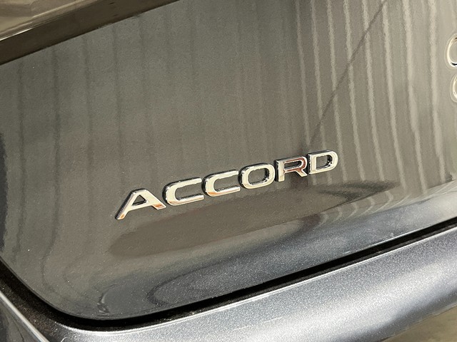 Honda Accord Sedan Vehicle Full-screen Gallery Image 07