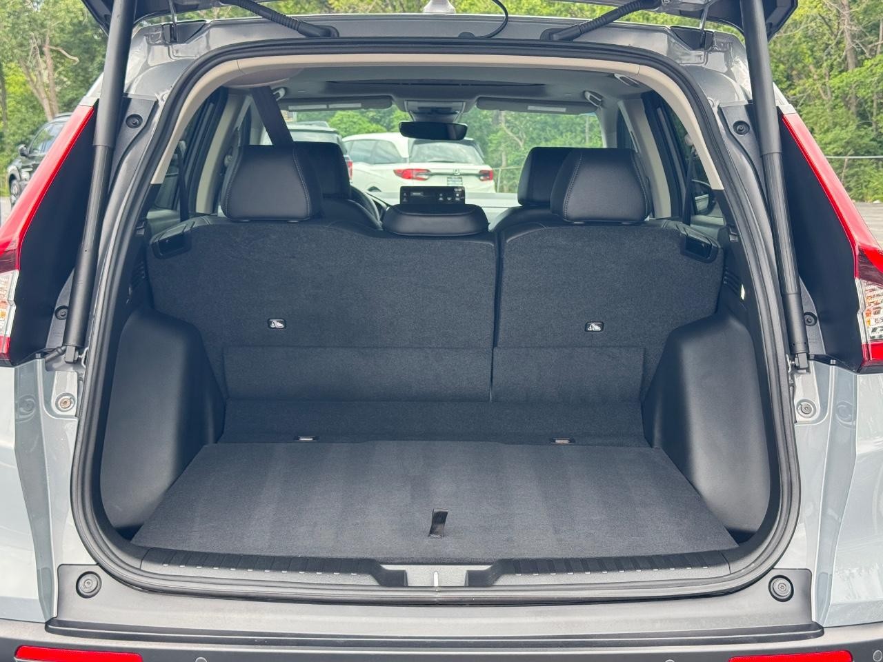 Honda CR-V Vehicle Full-screen Gallery Image 05