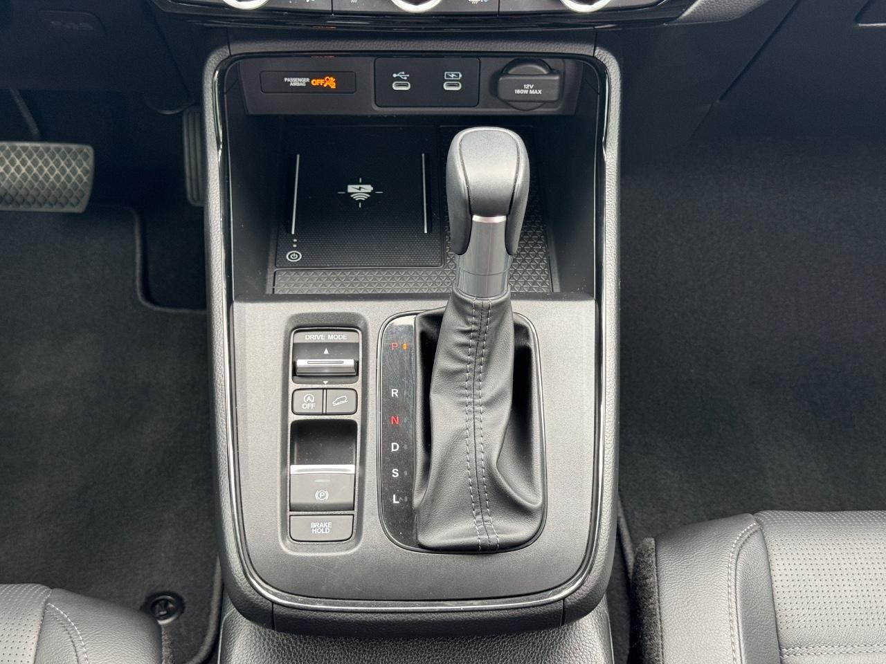 Honda CR-V Vehicle Full-screen Gallery Image 16