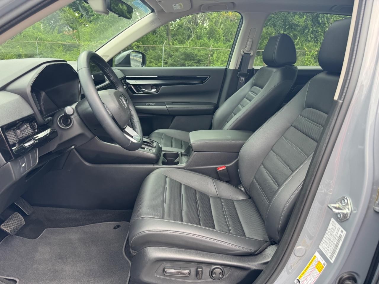 Honda CR-V Vehicle Full-screen Gallery Image 19