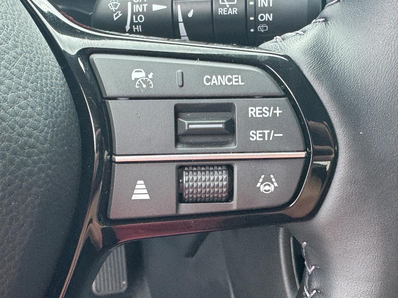 Honda CR-V Vehicle Full-screen Gallery Image 23