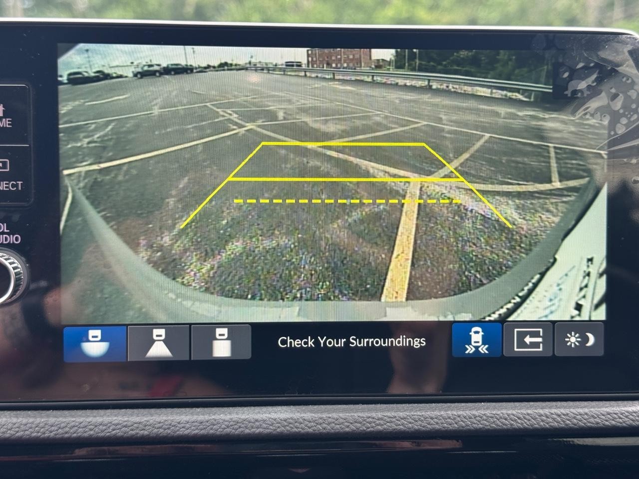 Honda CR-V Vehicle Full-screen Gallery Image 25