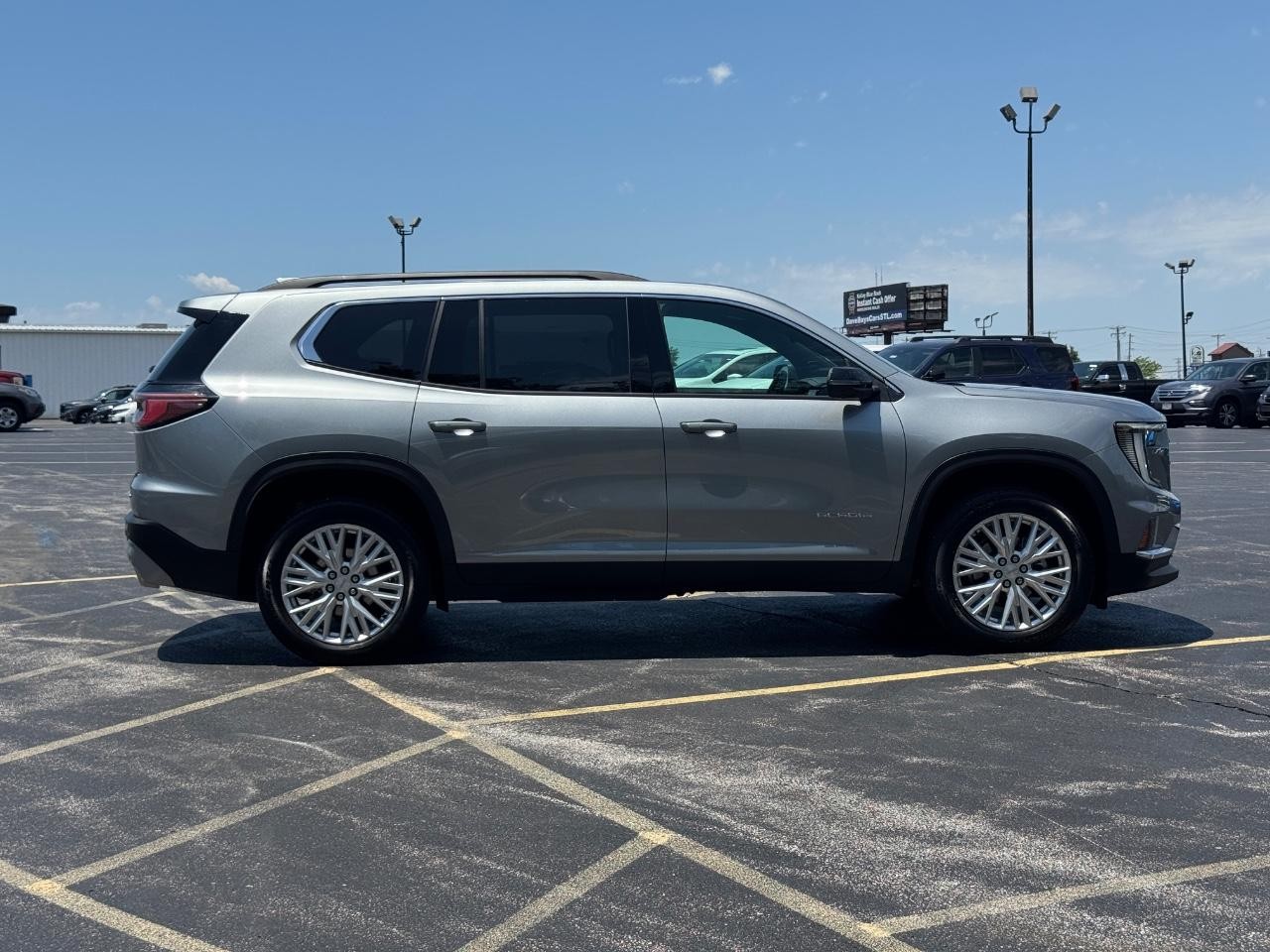 GMC Acadia Vehicle Full-screen Gallery Image 03