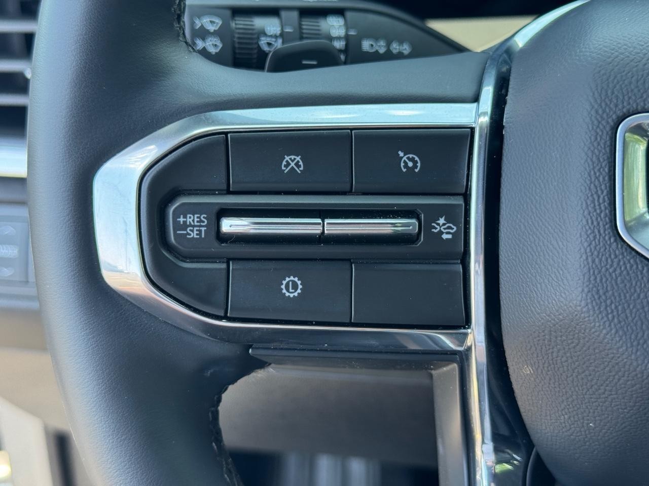 GMC Acadia Vehicle Full-screen Gallery Image 20