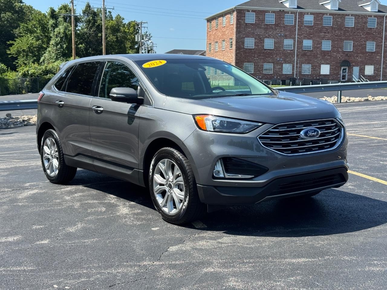 Ford Edge Vehicle Full-screen Gallery Image 02