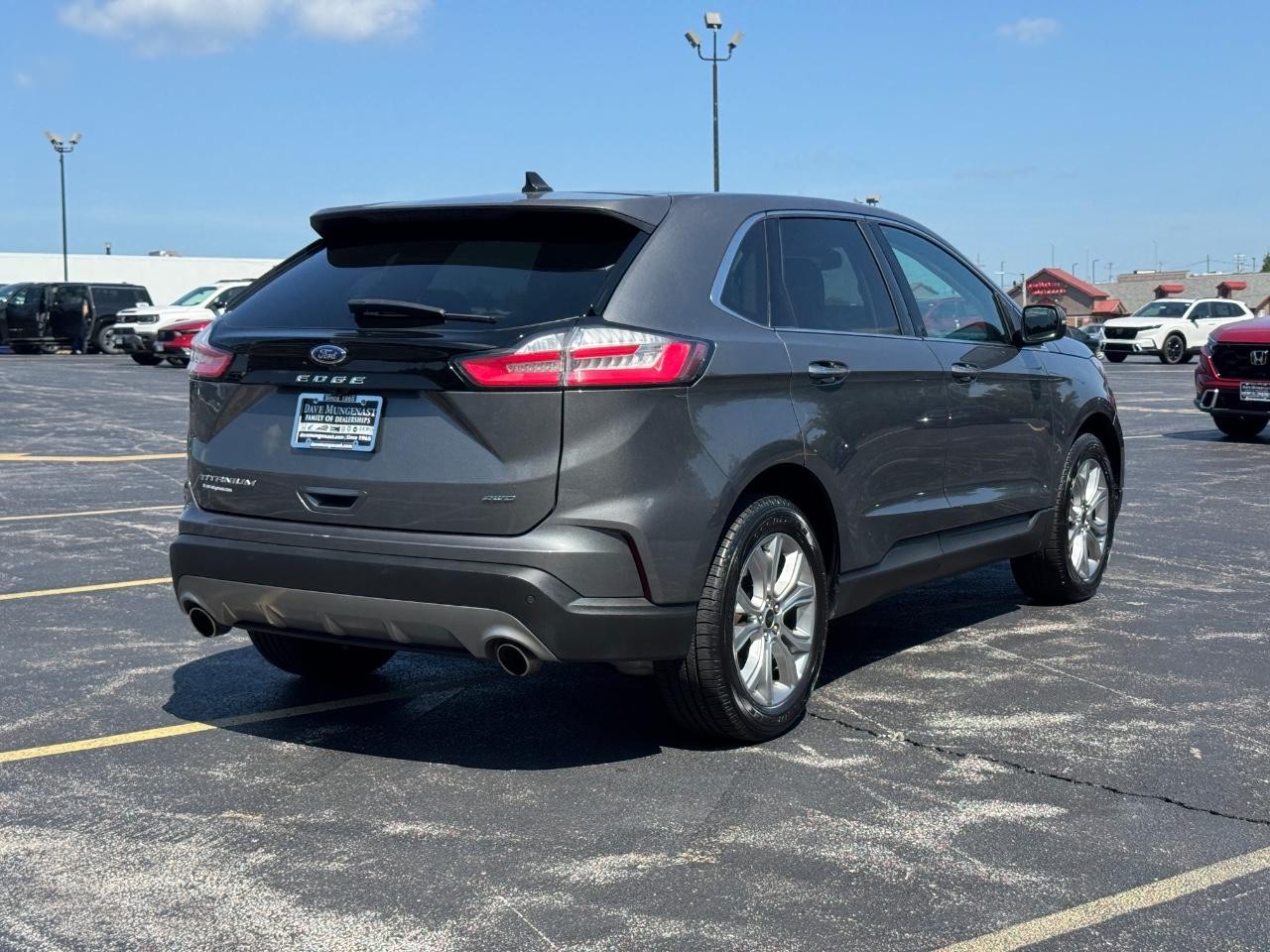 Ford Edge Vehicle Full-screen Gallery Image 04