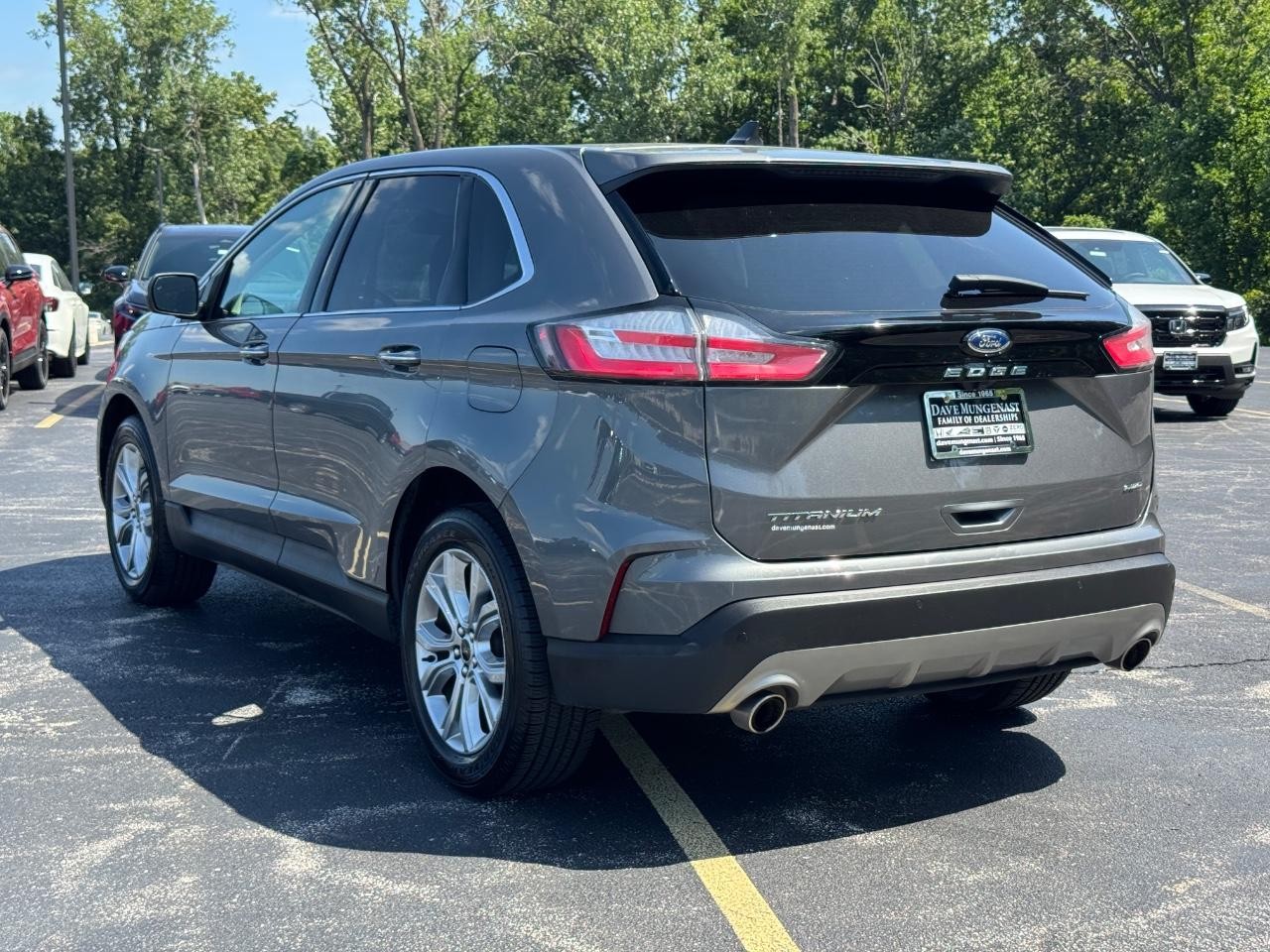 Ford Edge Vehicle Full-screen Gallery Image 07