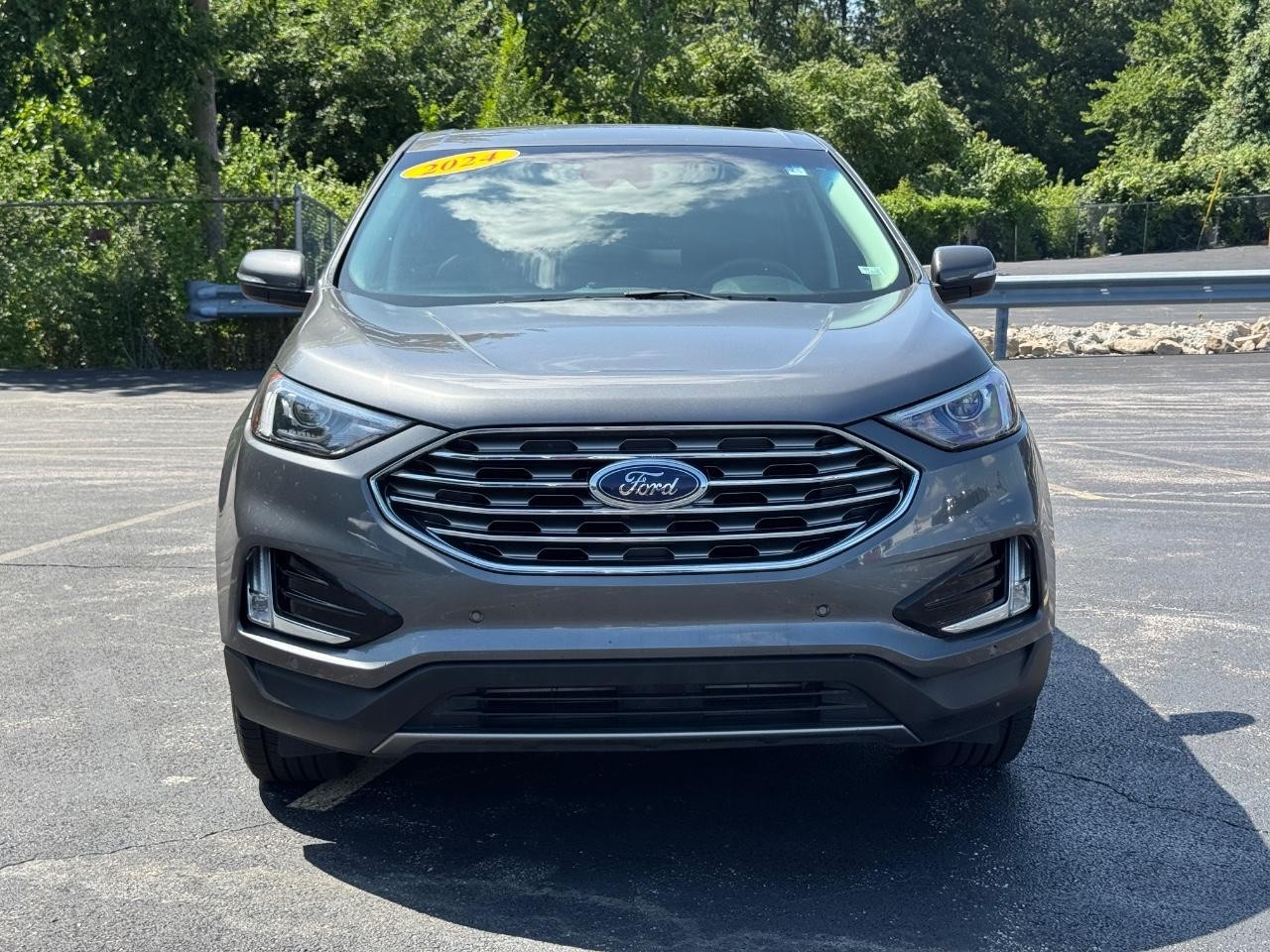 Ford Edge Vehicle Full-screen Gallery Image 10