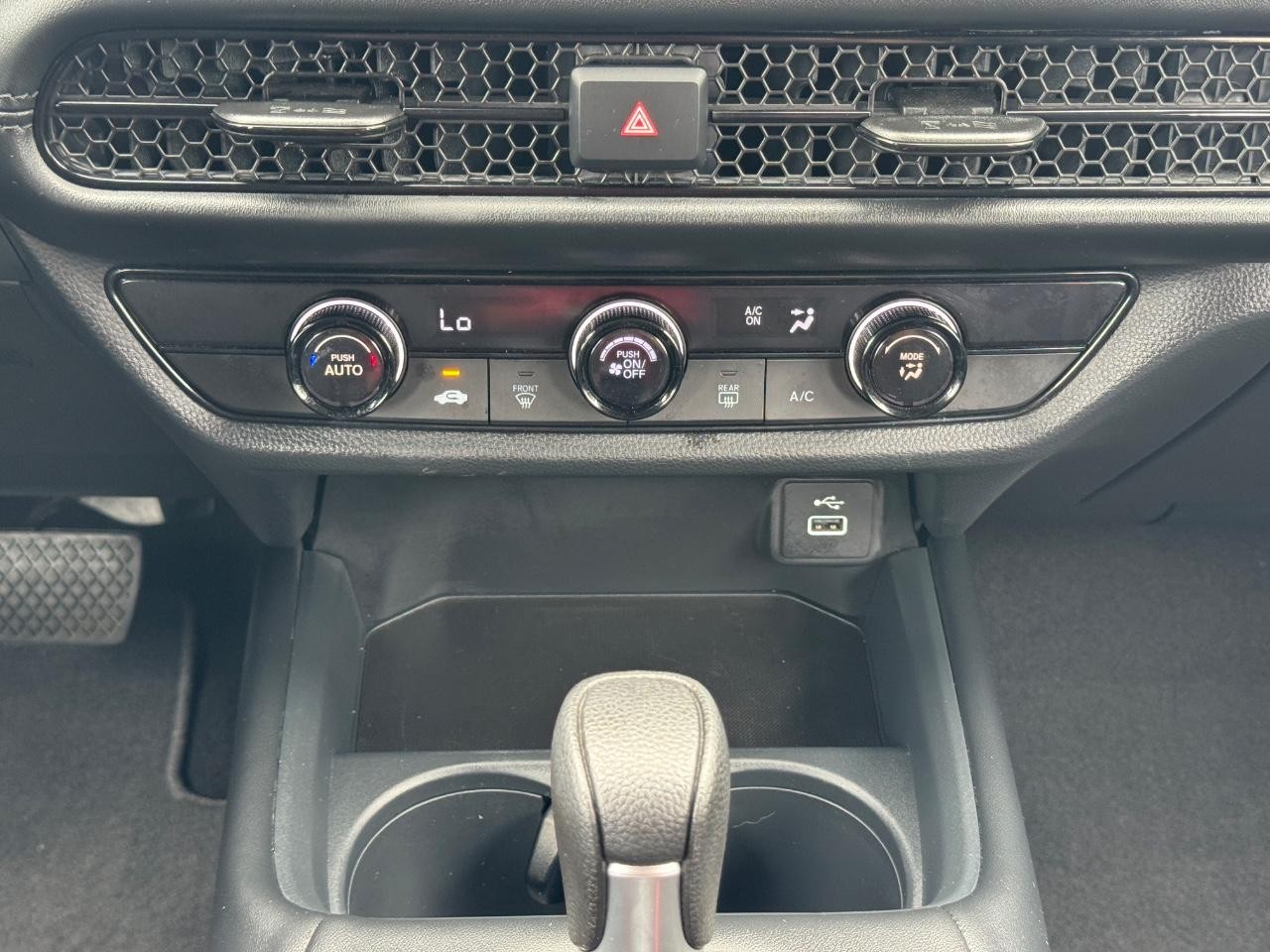 Honda HR-V Vehicle Full-screen Gallery Image 15
