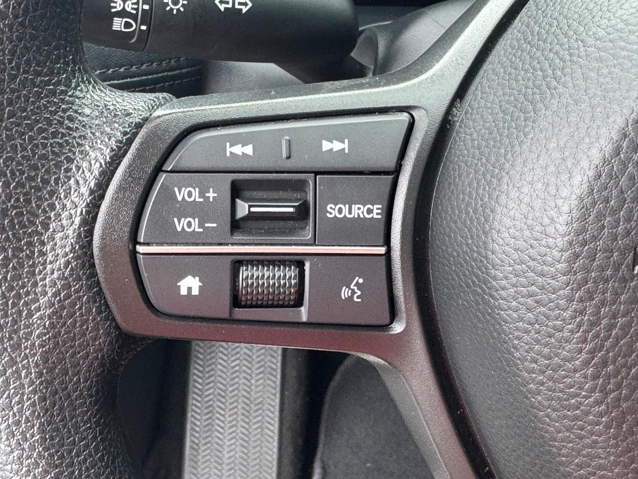 Honda HR-V Vehicle Full-screen Gallery Image 20