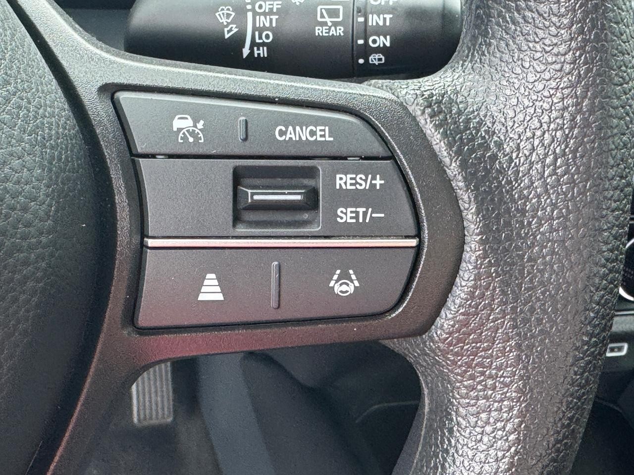 Honda HR-V Vehicle Full-screen Gallery Image 21