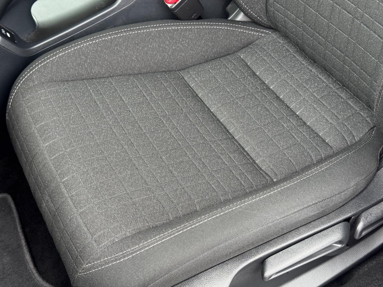 Honda HR-V Vehicle Full-screen Gallery Image 25