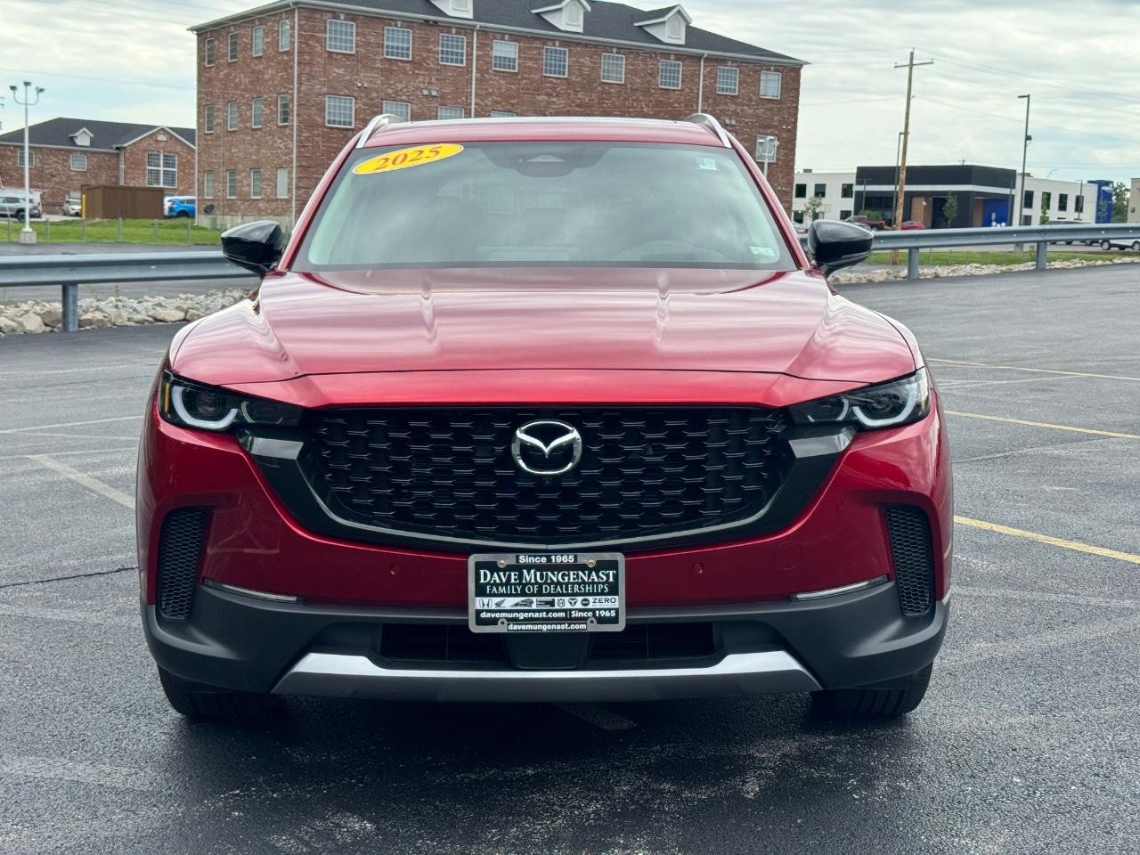 Mazda CX-50 Vehicle Full-screen Gallery Image 10