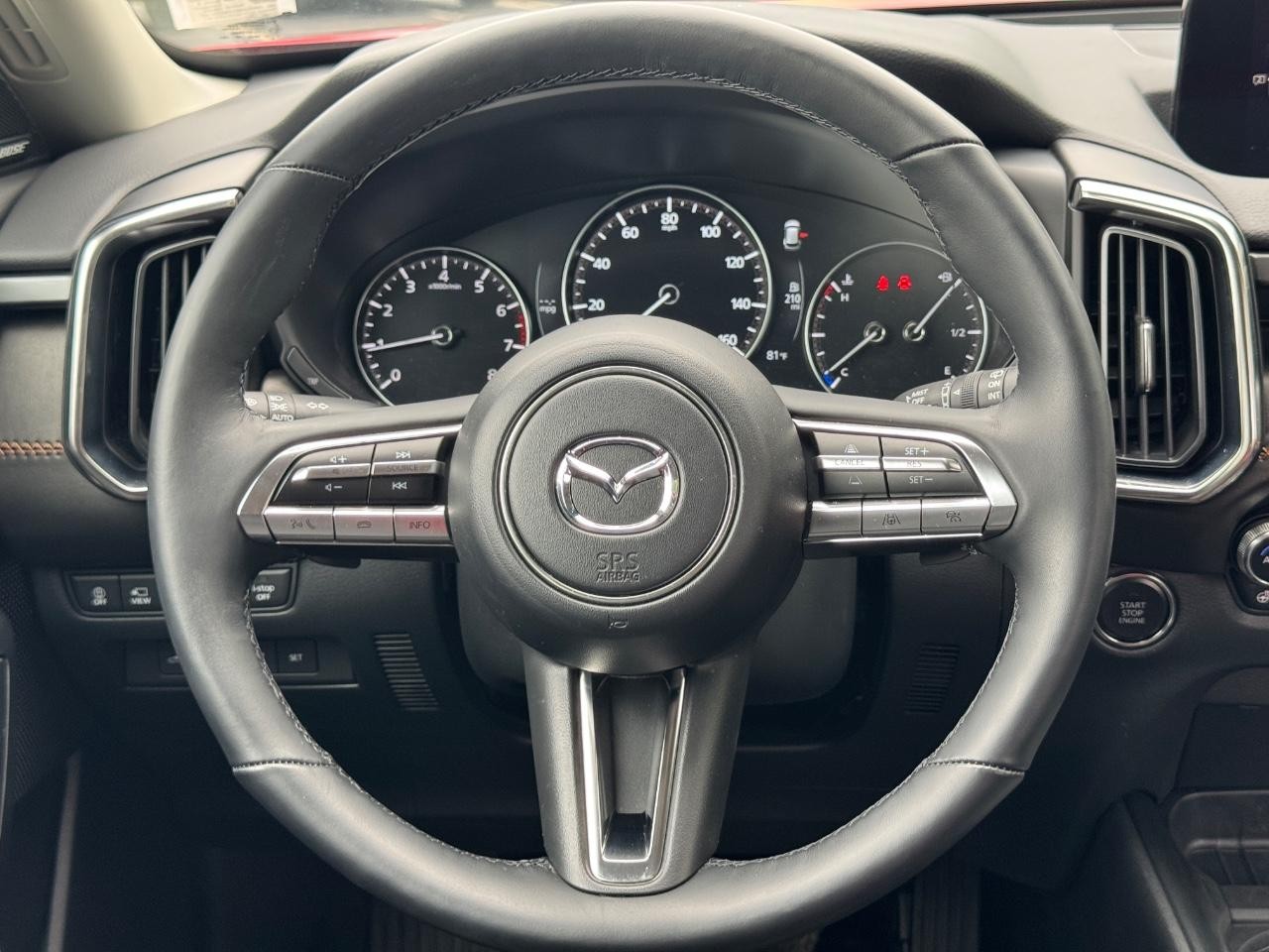 Mazda CX-50 Vehicle Full-screen Gallery Image 13