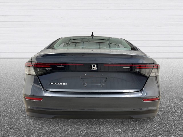 Honda Accord Sedan Vehicle Full-screen Gallery Image 05