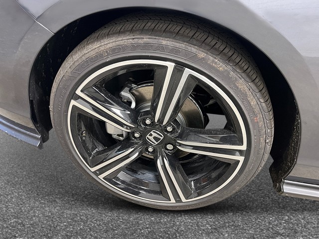 Honda Accord Sedan Vehicle Full-screen Gallery Image 11