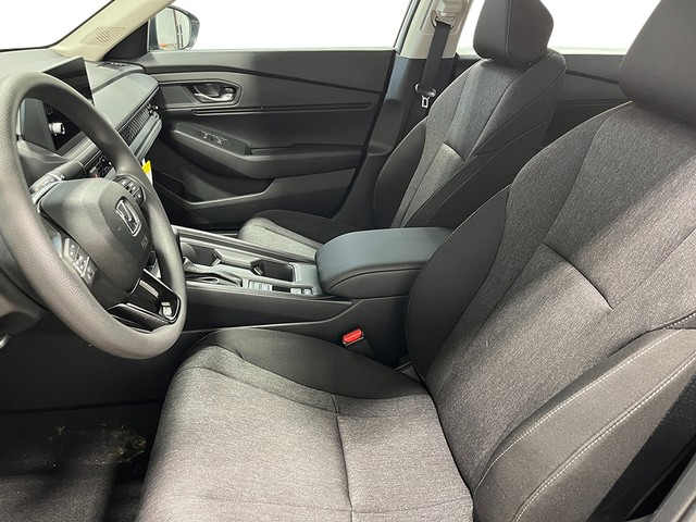Honda Accord Sedan Vehicle Full-screen Gallery Image 13