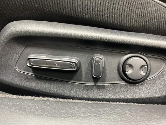 Honda Accord Sedan Vehicle Full-screen Gallery Image 15