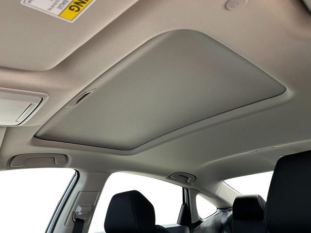 Honda Accord Sedan Vehicle Full-screen Gallery Image 24