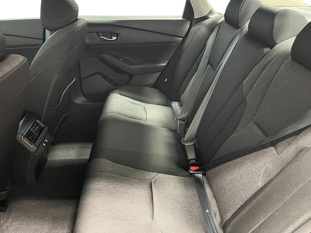 Honda Accord Sedan Vehicle Full-screen Gallery Image 25