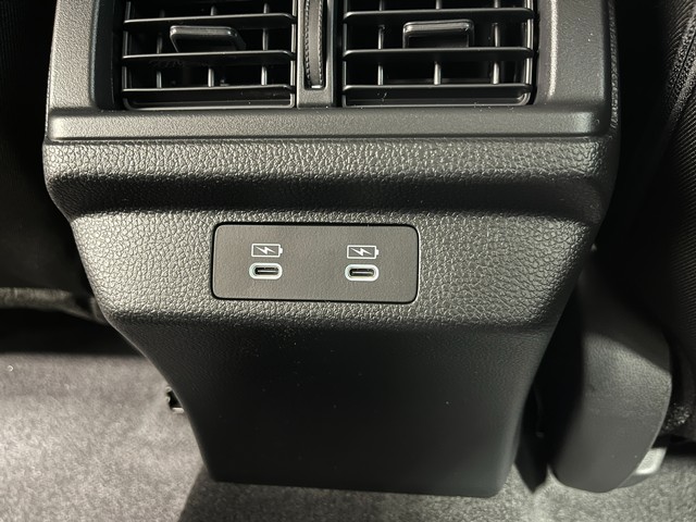 Honda Accord Sedan Vehicle Full-screen Gallery Image 26