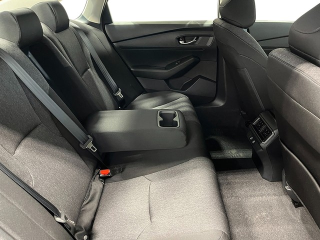 Honda Accord Sedan Vehicle Full-screen Gallery Image 27