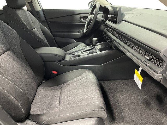 Honda Accord Sedan Vehicle Full-screen Gallery Image 28