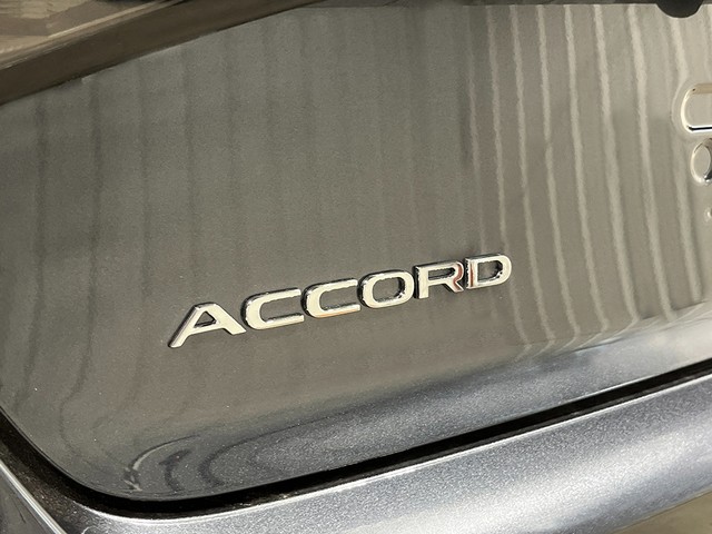 Honda Accord Sedan Vehicle Full-screen Gallery Image 07