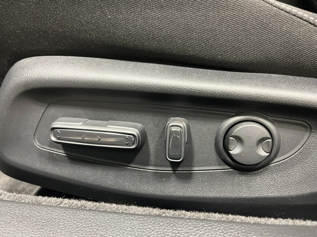 Honda Accord Sedan Vehicle Full-screen Gallery Image 15