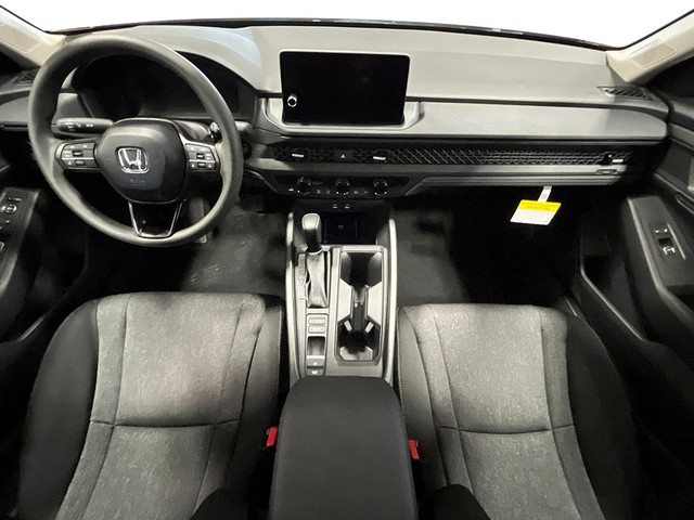 Honda Accord Sedan Vehicle Full-screen Gallery Image 16