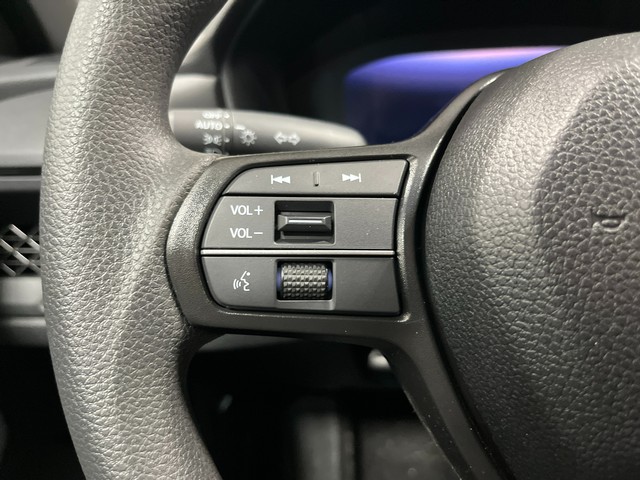 Honda Accord Sedan Vehicle Full-screen Gallery Image 18