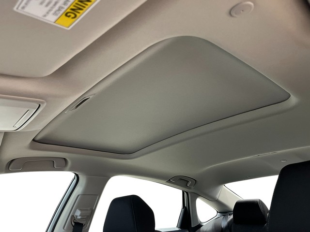 Honda Accord Sedan Vehicle Full-screen Gallery Image 24