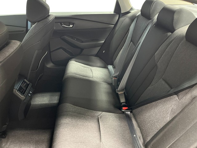Honda Accord Sedan Vehicle Full-screen Gallery Image 25