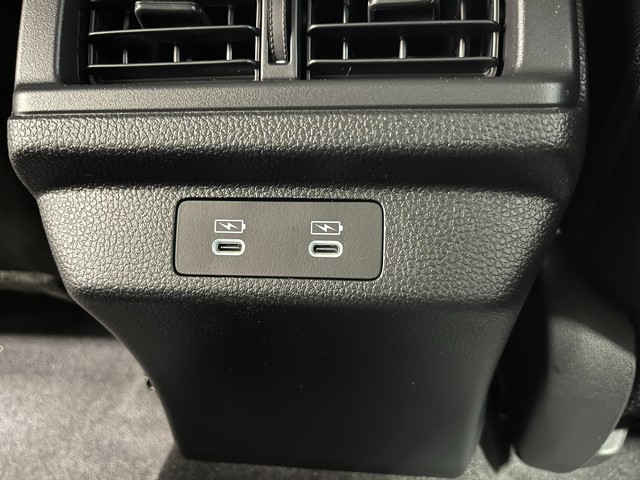 Honda Accord Sedan Vehicle Full-screen Gallery Image 26