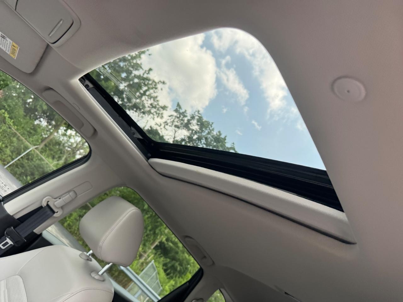 Honda CR-V Vehicle Full-screen Gallery Image 20