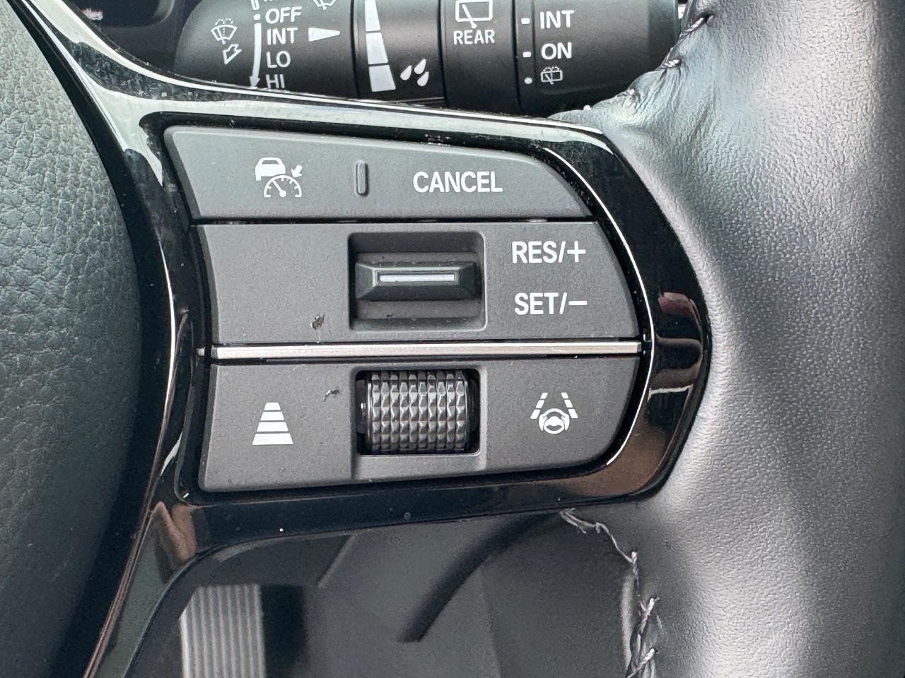 Honda CR-V Vehicle Full-screen Gallery Image 23