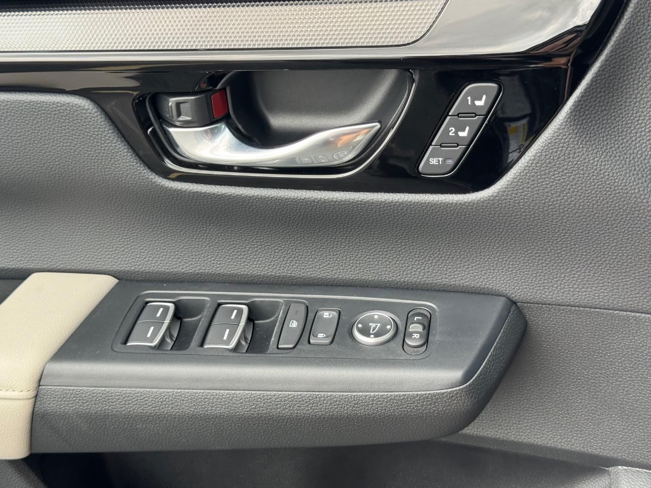 Honda CR-V Vehicle Full-screen Gallery Image 26