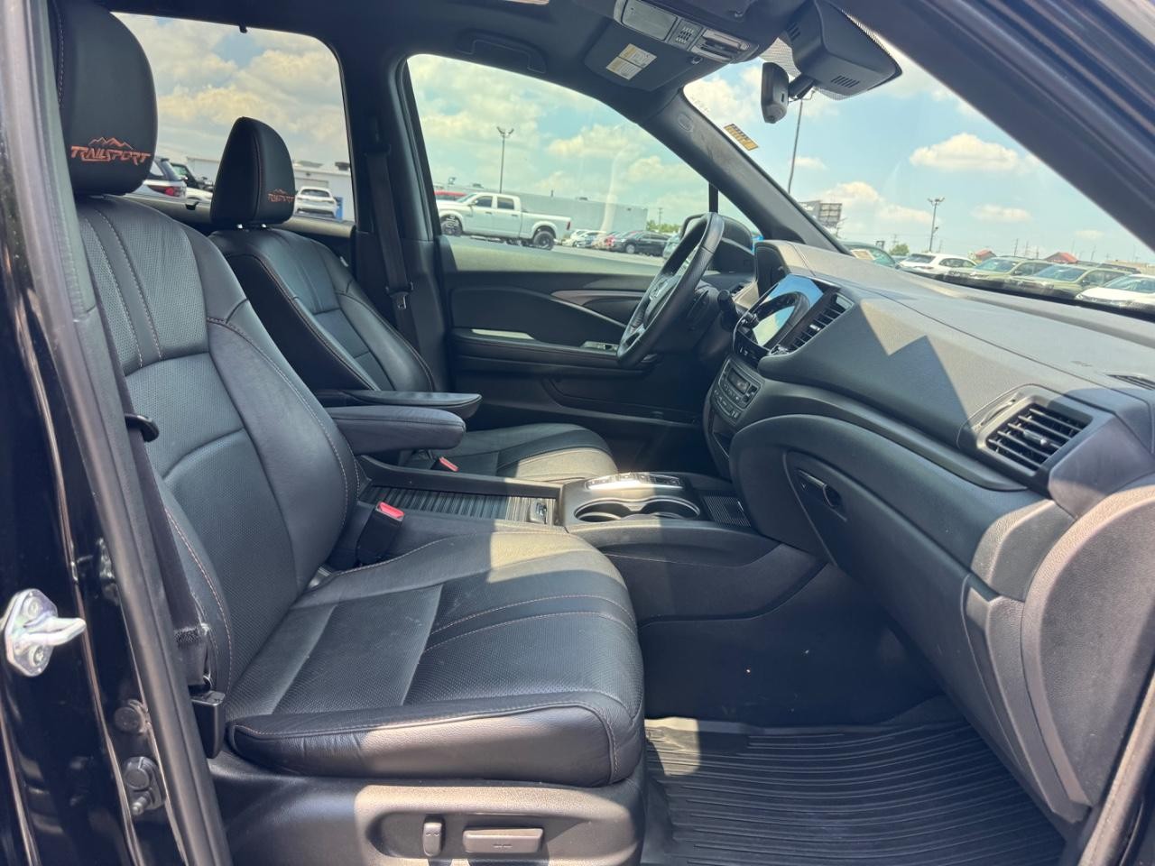 Honda Passport Vehicle Full-screen Gallery Image 18