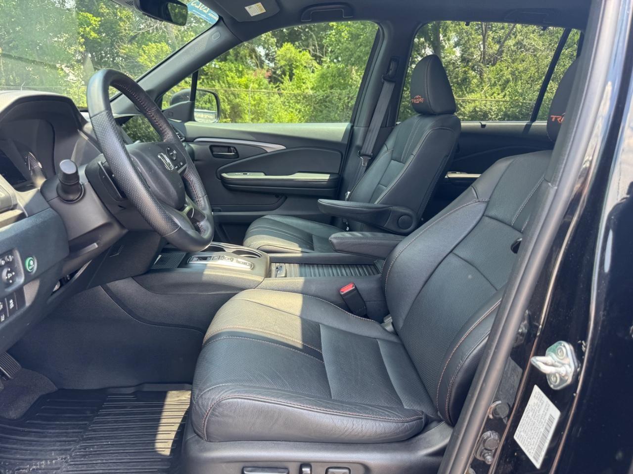 Honda Passport Vehicle Full-screen Gallery Image 19