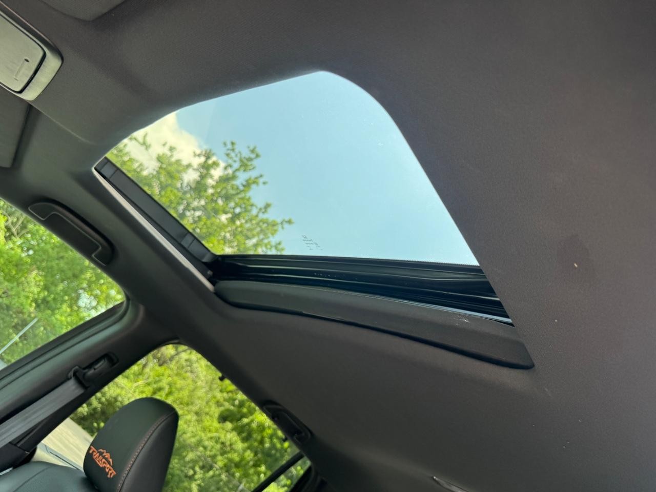 Honda Passport Vehicle Full-screen Gallery Image 20