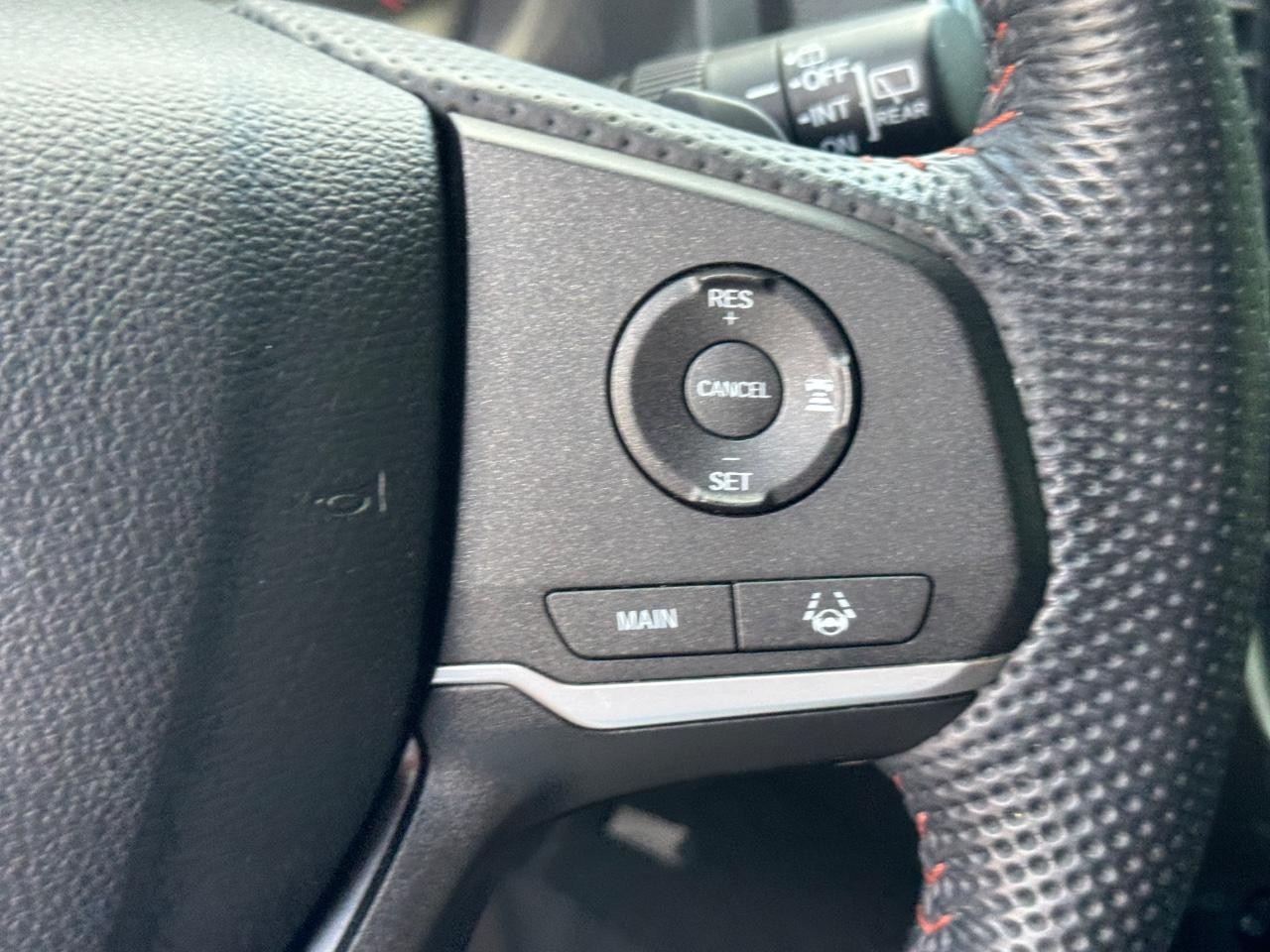 Honda Passport Vehicle Full-screen Gallery Image 23